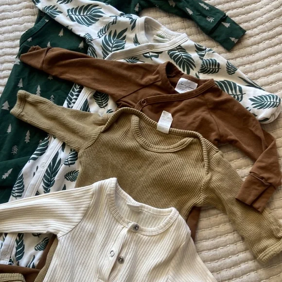 Newborn Knotted Gown Bundle - Picture 2 of 4